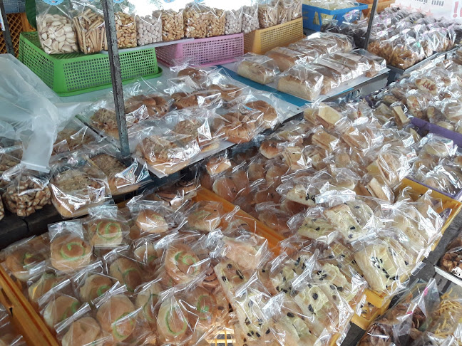 พล เบเกอรี่ - การบริการอาหารและที่พัก