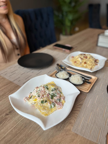 Ramazzotti Italian Food & Wine - การบริการอาหารและที่พัก