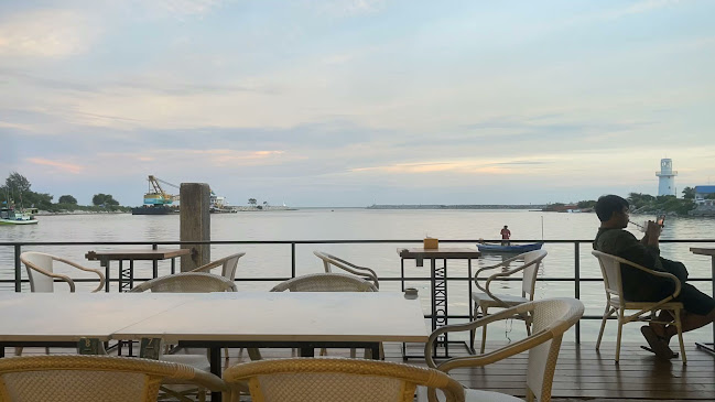 WINKIN Scintilla on sea - วินกิ้น ซิลเทลล่า ออน ซี 4 - เมือง