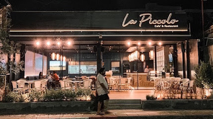 ลา พิคโคล่า คาเฟ่ แอนด์ เรสเตอรรอง