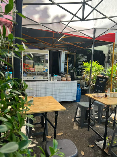 ก๋วยเตี๋ยวต้มยำเข้าเส้น - Khaozen noodles