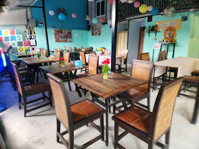 Aree's Kitchen & Lounge