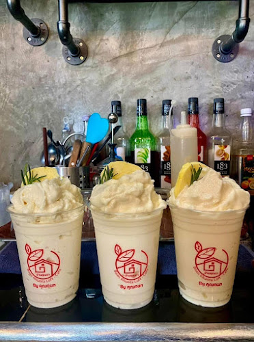 บ้านคุณตาลอฟท์คาเฟ่ @แหลมฉบัง - การบริการอาหารและที่พัก