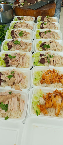 ก๋วยเตี๋ยวเรือตาลอยสุโขทัย - การบริการอาหารและที่พัก