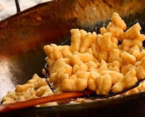 Opinii despre น้ำเต้าหู้ ตลาดเช้าสนม (4แยกวัดธาตุ) în อำเภอ สนม - การบริการอาหารและที่พัก