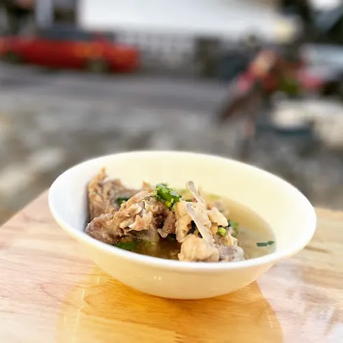 ก๋วยเตี๋ยวต้มยำเข้าเส้น - Khaozen noodles - การบริการอาหารและที่พัก