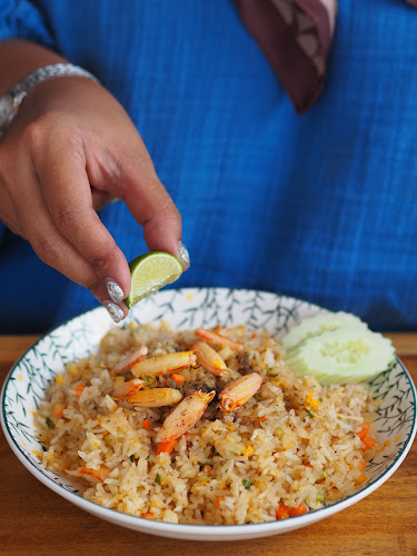 แม่กินรีเกี้ยนทอดภูเก็ต - การบริการอาหารและที่พัก