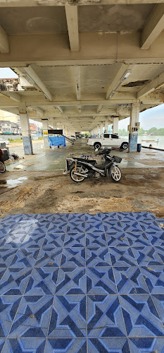 ท่าเทียบเรือประมงสุราษฎร์ธานี