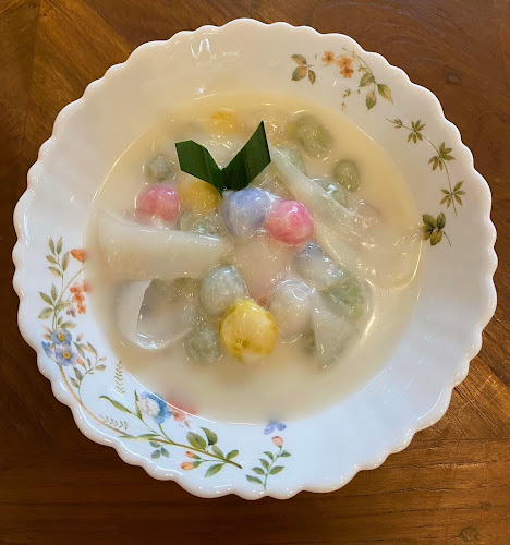 ญาจินดม - การบริการอาหารและที่พัก