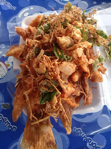 ครัวพี่น้องกลางซอย - การบริการอาหารและที่พัก