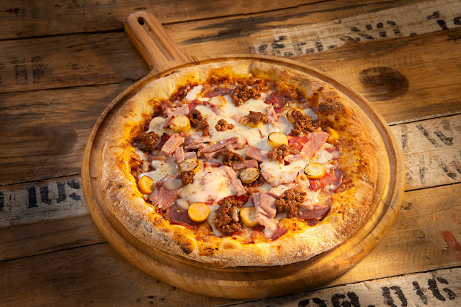 Opinii despre Hemingways (Jomtien) Restaurant & Bar în อำเภอบางละมุง - การบริการอาหารและที่พัก