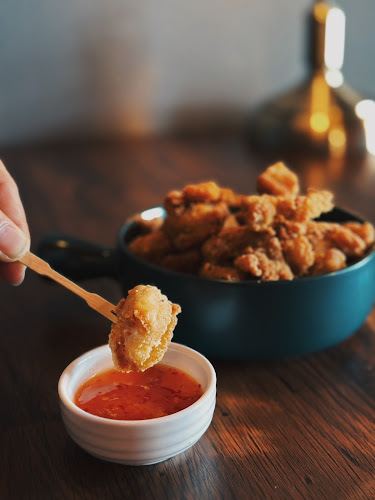 Opinii despre HELLY Craft Bar în อำเภอธัญบุรี - การบริการอาหารและที่พัก