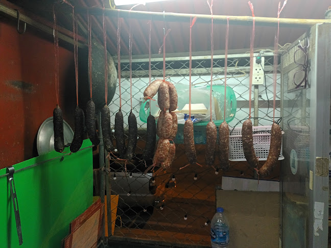 ร้าน จ่อย ลาบก้อย - การบริการอาหารและที่พัก