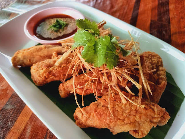 สหายแซ่บ ลาบสกล - การบริการอาหารและที่พัก