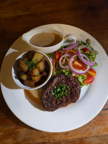 Comentarii opinii despre Chalong Pier Restaurant & Sports Bar