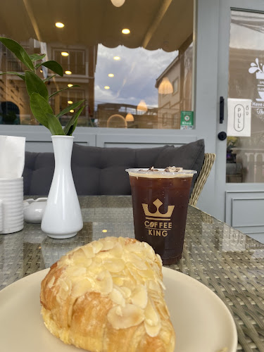 Coffee King By PMK - การบริการอาหารและที่พัก