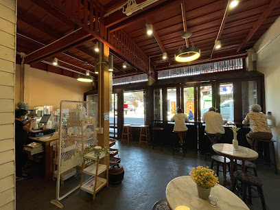 ลูกหว้ากาแฟ ณ ยมจินดา (Lukwah Coffee)