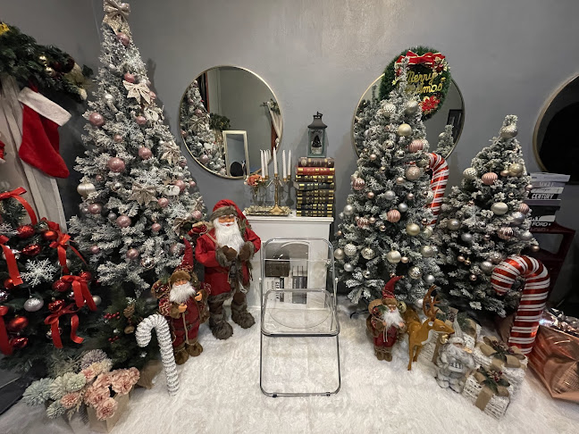 Manggon Cafe & Restaurant - การบริการอาหารและที่พัก