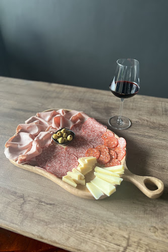 Ramazzotti Italian Food & Wine - การบริการอาหารและที่พัก