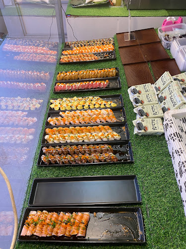 ซูชิปั้นสดสาขา2 ตรัง - การบริการอาหารและที่พัก