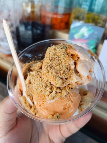 Opinii despre มหาชัยไอศกรีม สาขา ไทรน้อย în อำเภอบางบัวทอง - การบริการอาหารและที่พัก