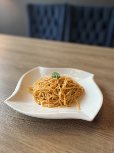 Ramazzotti Italian Food & Wine - การบริการอาหารและที่พัก