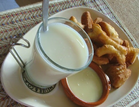 น้ำเต้าหู้ ตลาดเช้าสนม (4แยกวัดธาตุ)