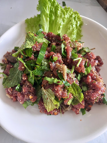 ร้านลาบอุบล,เนื้อ,เป็ด,หมู,ปลา - การบริการอาหารและที่พัก