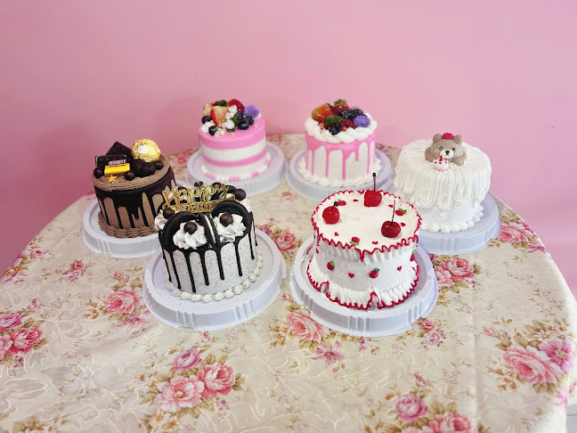 Pawee Cakes Patong - พาวี่เค้กป่าตอง - การบริการอาหารและที่พัก