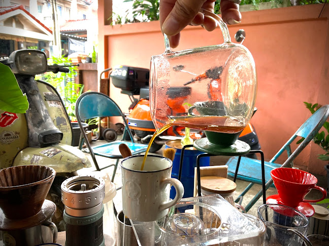 ดริปป่าหัวใจดอกไม้ x อยู่กับก๋ง DripCoffee&Muta Slowbar - การบริการอาหารและที่พัก