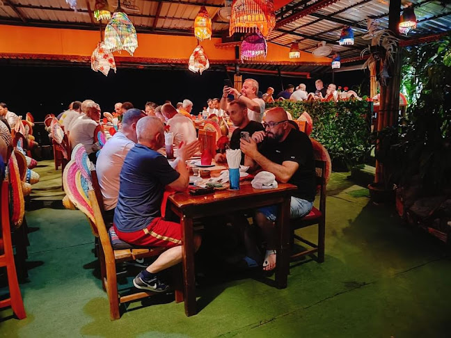 Salsa Mexicana patong - การบริการอาหารและที่พัก