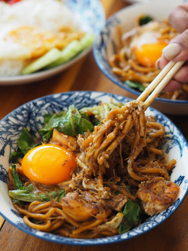 Opinii despre แม่กินรีเกี้ยนทอดภูเก็ต în อำเภอเมืองภูเก็ต - การบริการอาหารและที่พัก