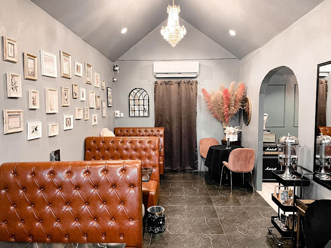 Manggon Cafe & Restaurant