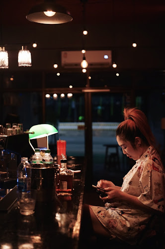 HELLY Craft Bar - การบริการอาหารและที่พัก