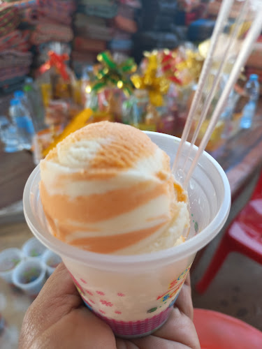 ร้านไอศครีมพายเรือ - อำเภอเมืองนครสวรรค์