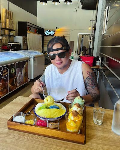 Yord Shine Ice Cream Cafe | ยอดชาย ไอศกรีมคาเฟ่ | ไอติมโบราณ Hatyai - การบริการอาหารและที่พัก