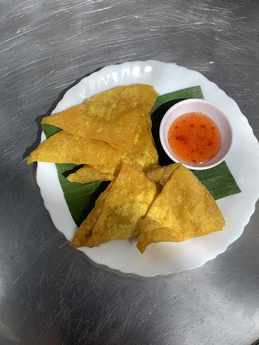 กิ๋นลำ อาหารเหนือ(พิษณุโลก) - การบริการอาหารและที่พัก