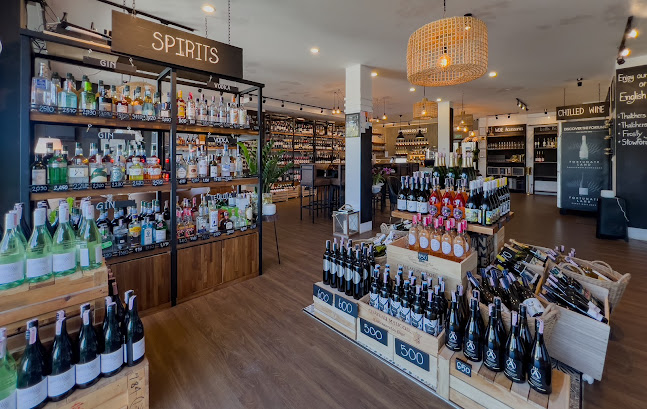 Drinks & Co. Depot - Phuket - การบริการอาหารและที่พัก