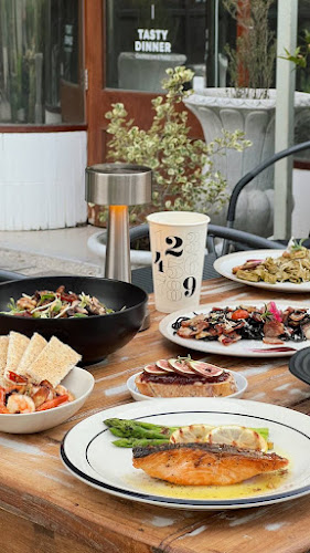 Opinii despre 249 Baan Nuntakit în เมือง - การบริการอาหารและที่พัก