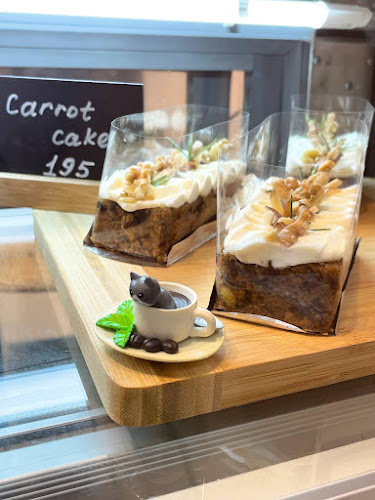 CUP Cafe Rawai - การบริการอาหารและที่พัก