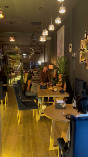 Ramazzotti Italian Food & Wine - การบริการอาหารและที่พัก