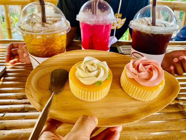 Opinii despre ร้านกาแฟอิงสวน ณ บางพลี คาเฟ่ในสวนสวยริมบ่อบัว în อำเภอบางพลี - การบริการอาหารและที่พัก