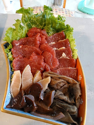 ร้านลาบอุบล,เนื้อ,เป็ด,หมู,ปลา - การบริการอาหารและที่พัก