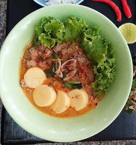 ต้มเลือดหมูคุณศรี พัทยากลาง - การบริการอาหารและที่พัก