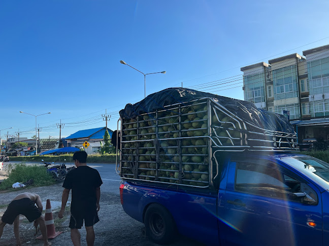 บ้านมะพร้าวน้ำหอม ภูเก็ต - การบริการอาหารและที่พัก