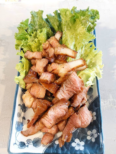 ร้านลาบอุบล,เนื้อ,เป็ด,หมู,ปลา