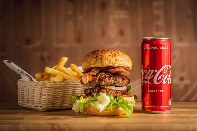 Piri Piri Flaming Grill Pattaya - การบริการอาหารและที่พัก