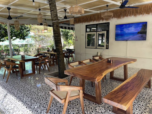 Maybelle's Coffee Garden - Restaurant & Cafe - การบริการอาหารและที่พัก