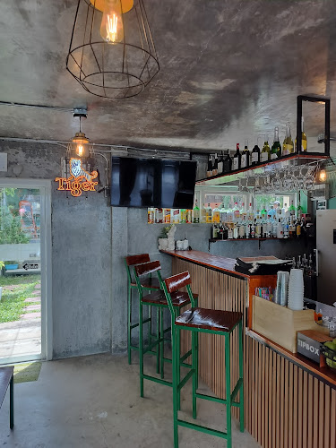 ไวบส์ แอท ราไวย์ บีช - อำเภอเมืองภูเก็ต