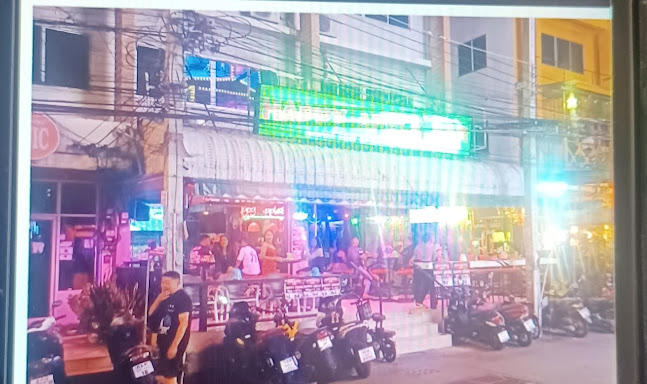 Happy Apple Bar - อำเภอบางละมุง